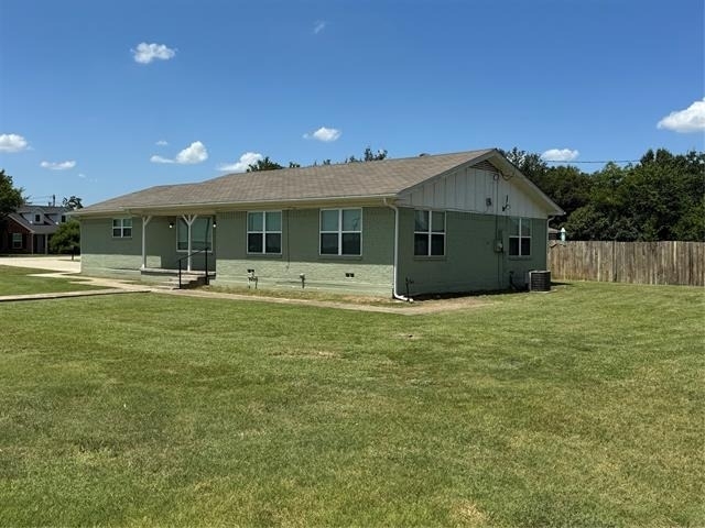 321 E Lake Street - Photo 5