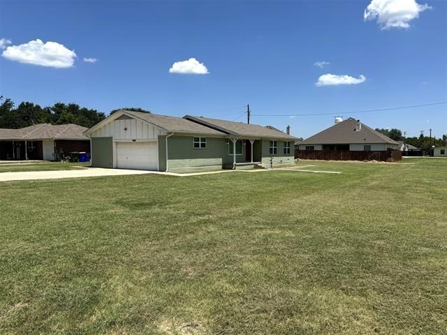 321 E Lake Street - Photo 4