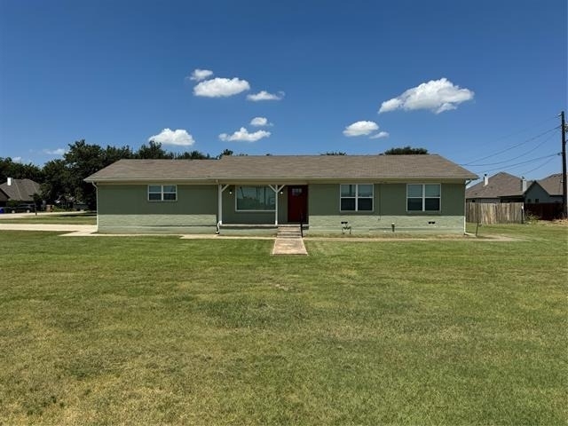321 E Lake Street - Photo 1
