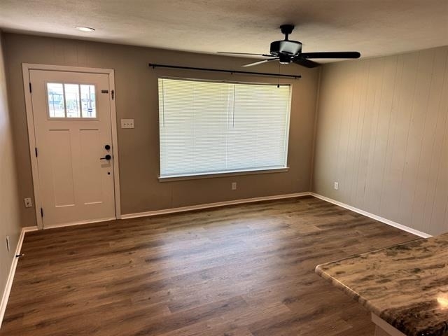 321 E Lake Street - Photo 7