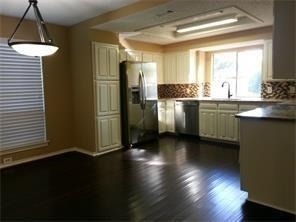 2507 Mardell Drive - Photo 4