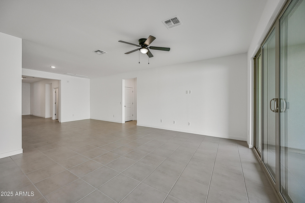 23410 W Florence Avenue - Photo 5