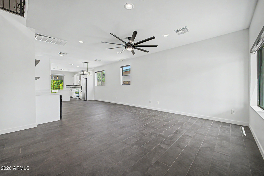 2312 E Curnow Drive - Photo 3
