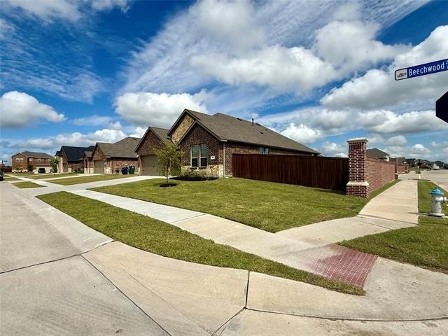217 Beechwood Avenue - Photo 2