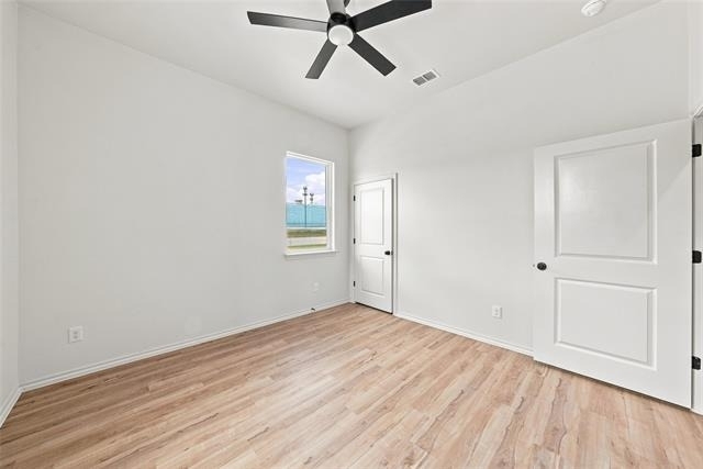 1022 E 9th Street - Photo 19