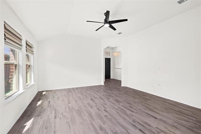 1525 Alamandine Avenue - Photo 3