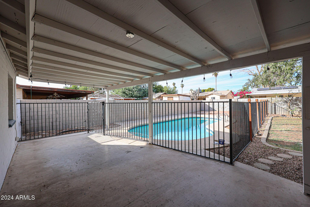 4352 E Grovers Avenue - Photo 11