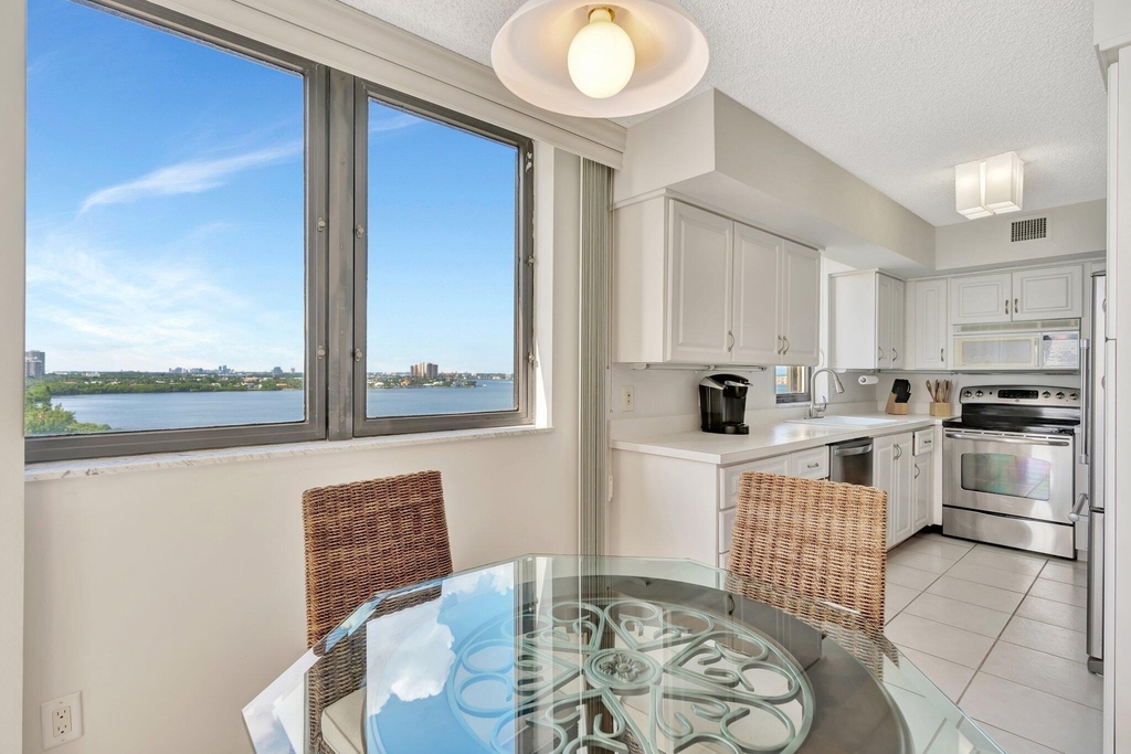 5380 N Ocean Drive - Photo 14