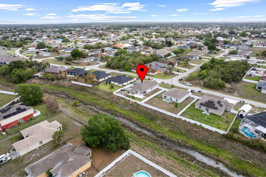 681 Sw Millard Drive - Photo 70