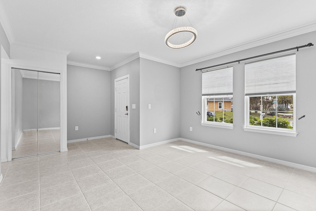 681 Sw Millard Drive - Photo 32