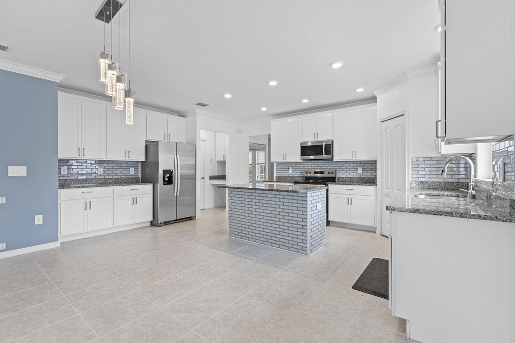 681 Sw Millard Drive - Photo 7