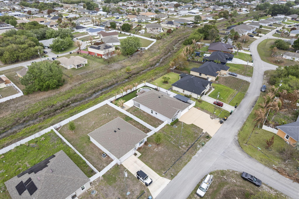 681 Sw Millard Drive - Photo 68