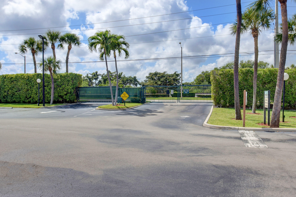 3 Royal Palm Way - Photo 32