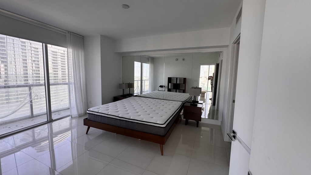 475 Brickell Avenue - Photo 9