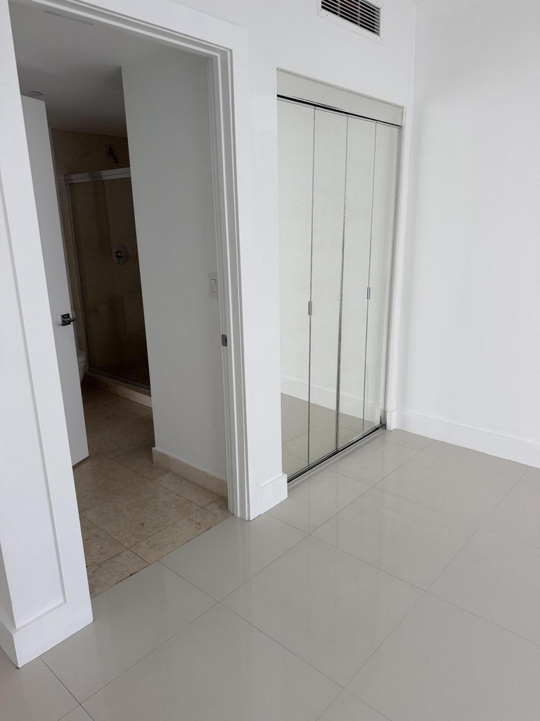 475 Brickell Avenue - Photo 14