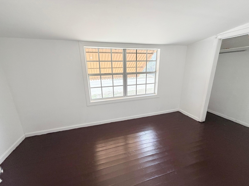 4343 Pinewood Avenue - Photo 2