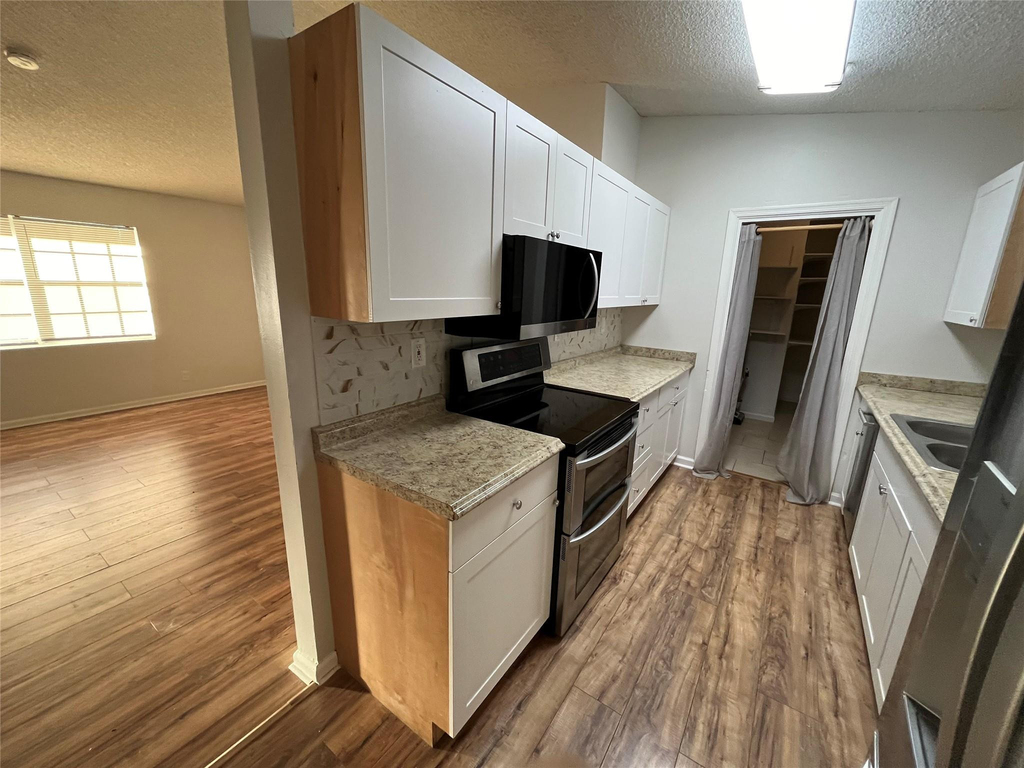 1240 Sw 73rd Avenue - Photo 6