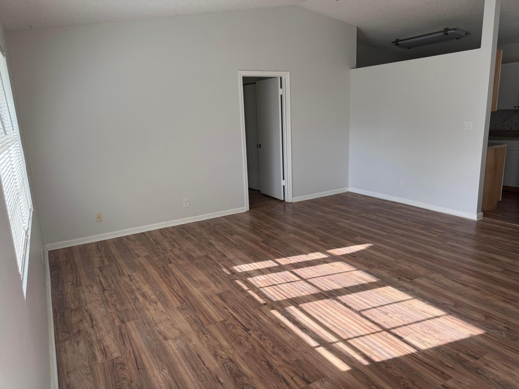 1240 Sw 73rd Avenue - Photo 9