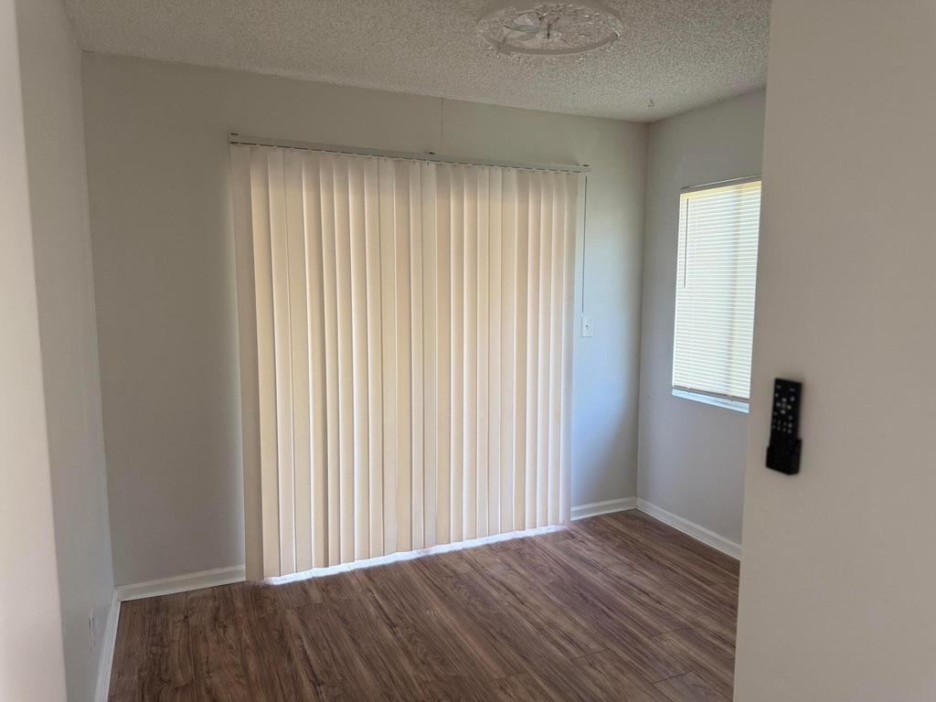 1240 Sw 73rd Avenue - Photo 15
