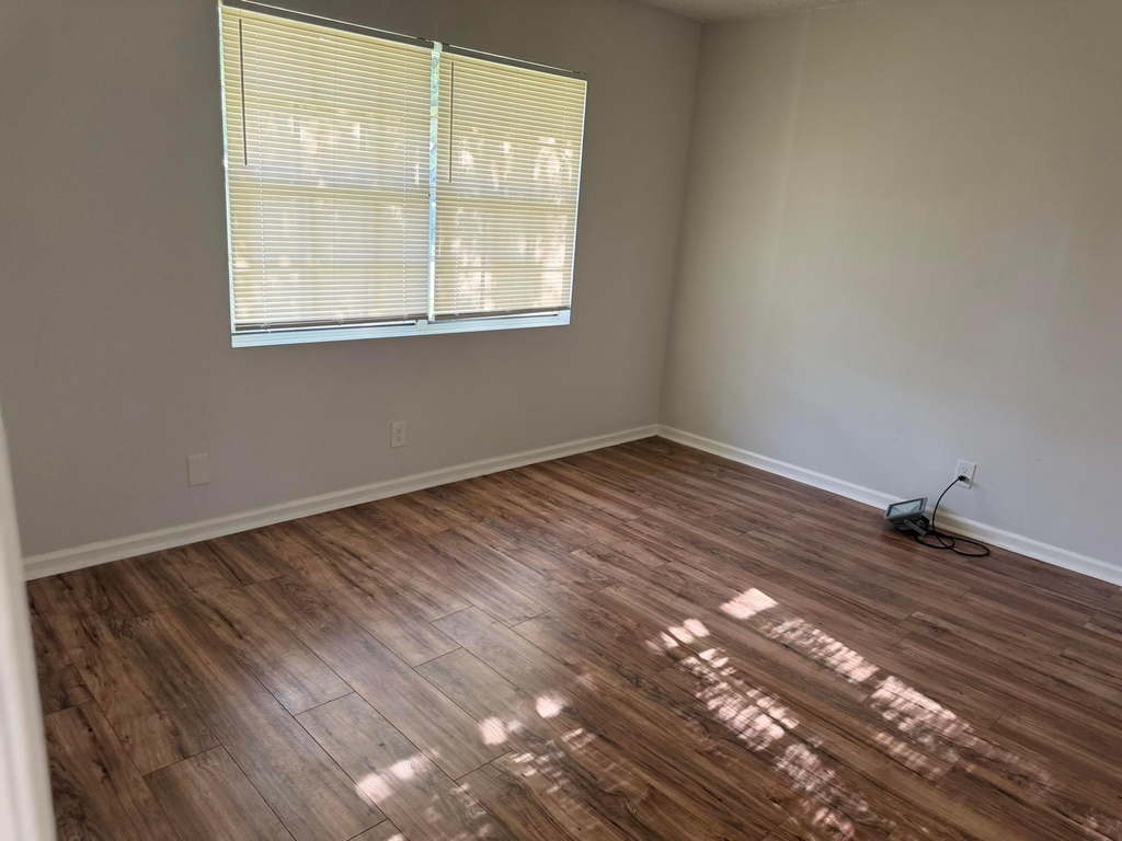 1240 Sw 73rd Avenue - Photo 11