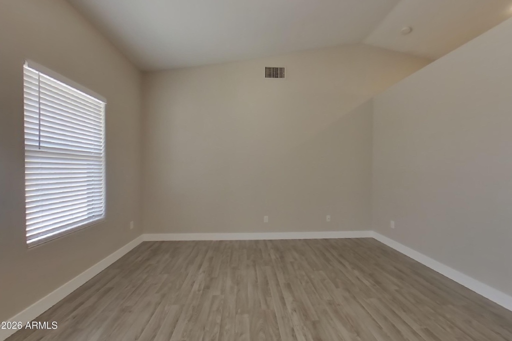12626 N 20th Street - Photo 3