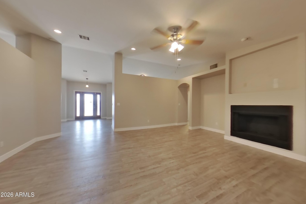12626 N 20th Street - Photo 2