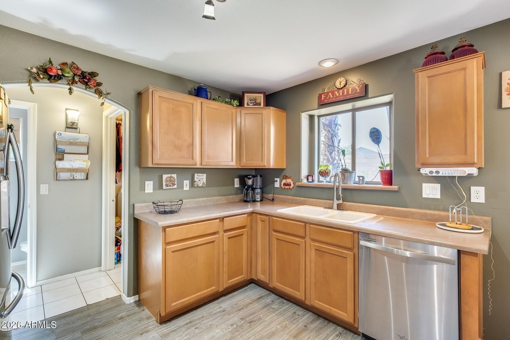 12814 W La Reata Avenue - Photo 10