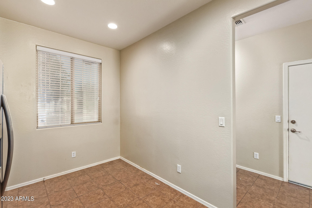7419 W Glass Lane - Photo 11