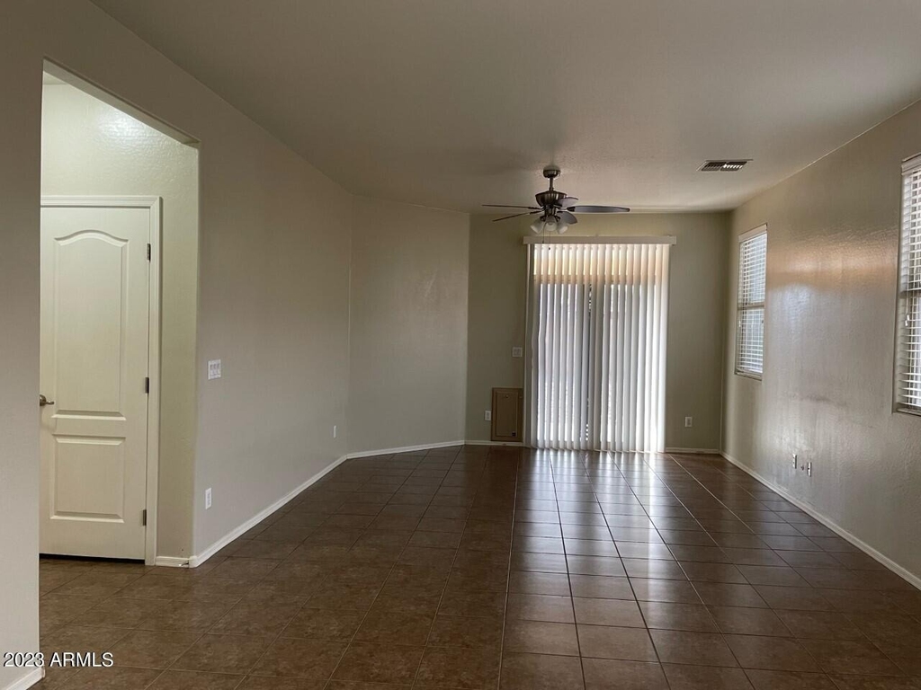 7419 W Glass Lane - Photo 8