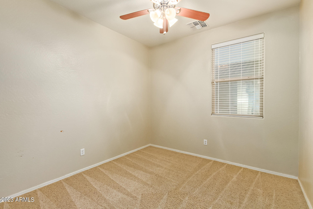 7419 W Glass Lane - Photo 18
