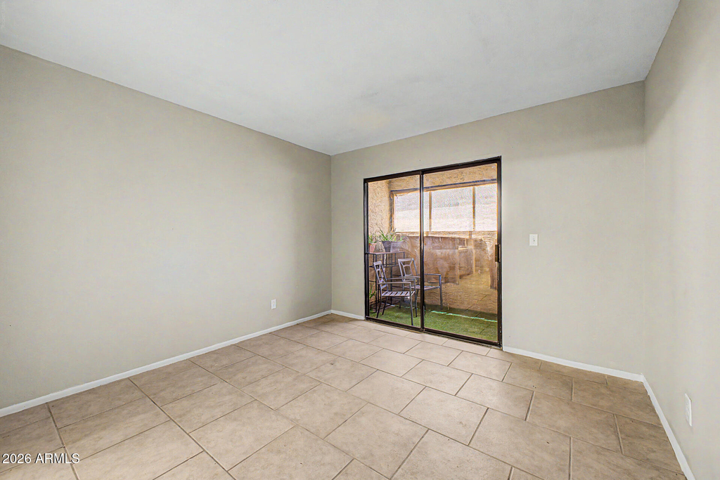 3301 E Earll Drive - Photo 6