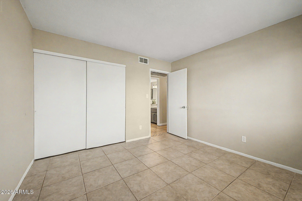3301 E Earll Drive - Photo 14
