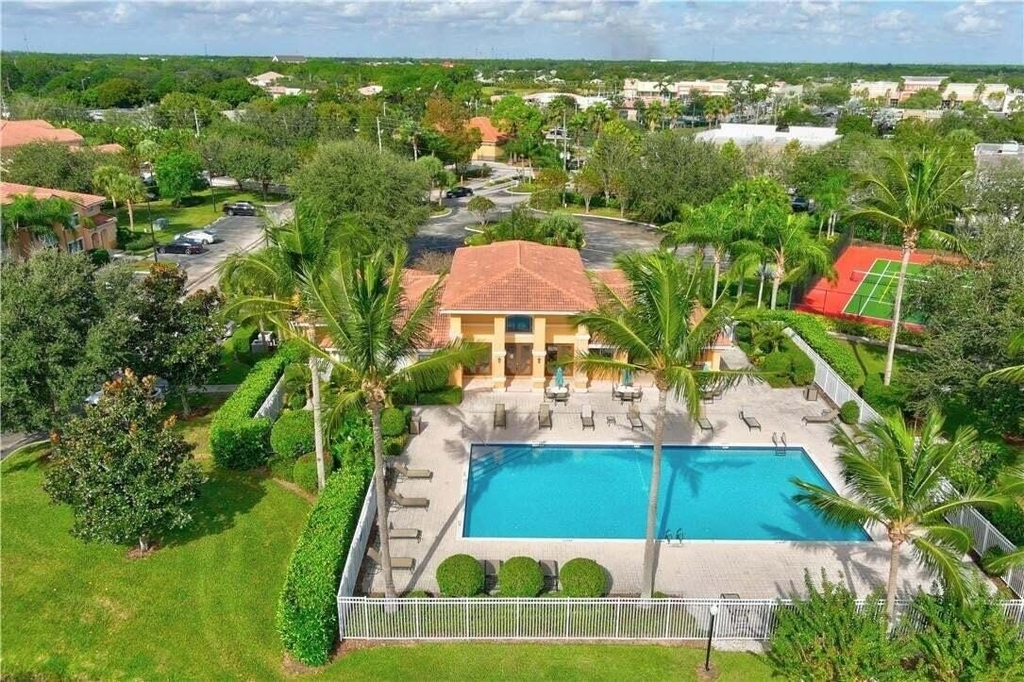 231 Sw Palm Drive - Photo 21