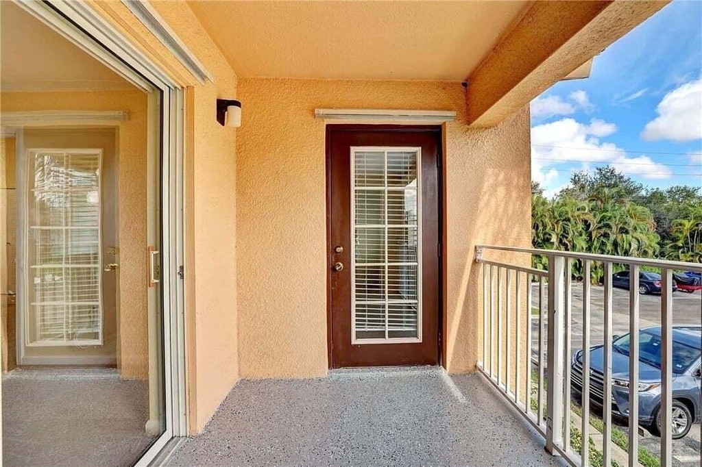 231 Sw Palm Drive - Photo 17