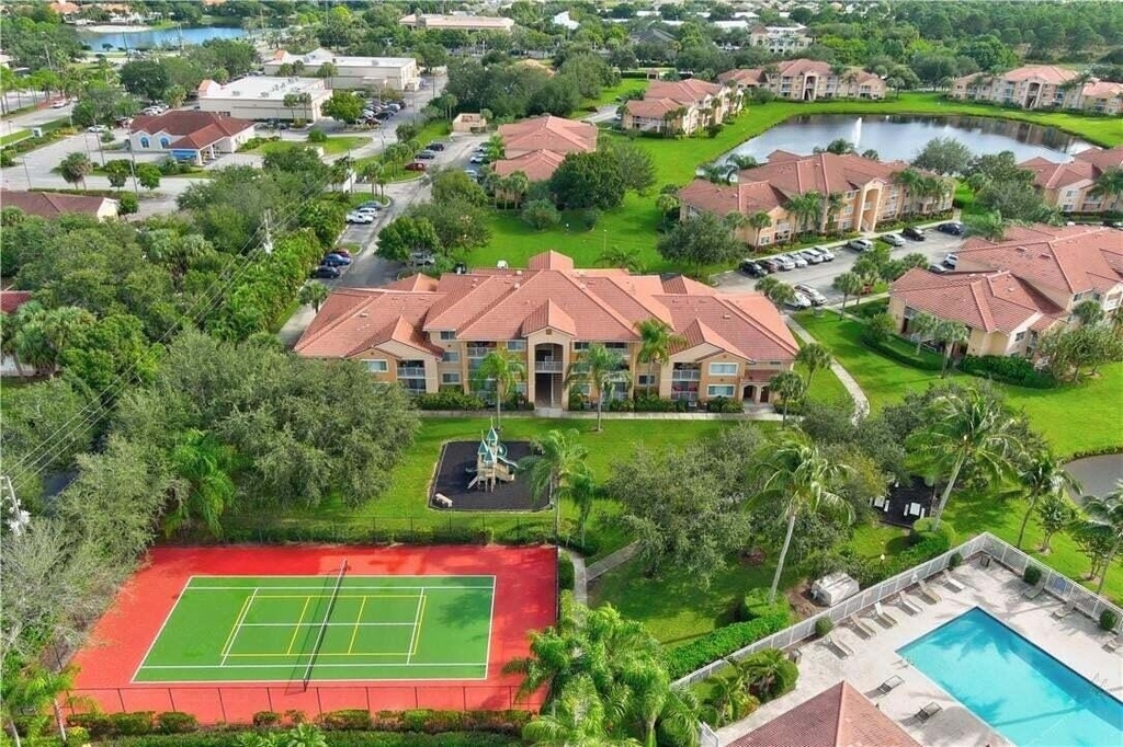 231 Sw Palm Drive - Photo 22