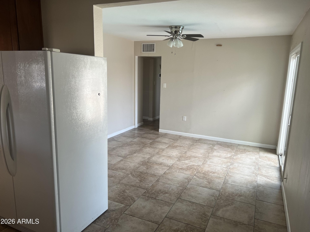 1031 W Romo Jones Street - Photo 4