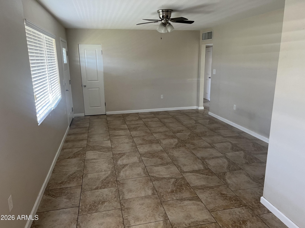 1031 W Romo Jones Street - Photo 5