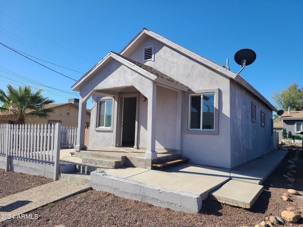 42 S Jefferson Street - Photo 1