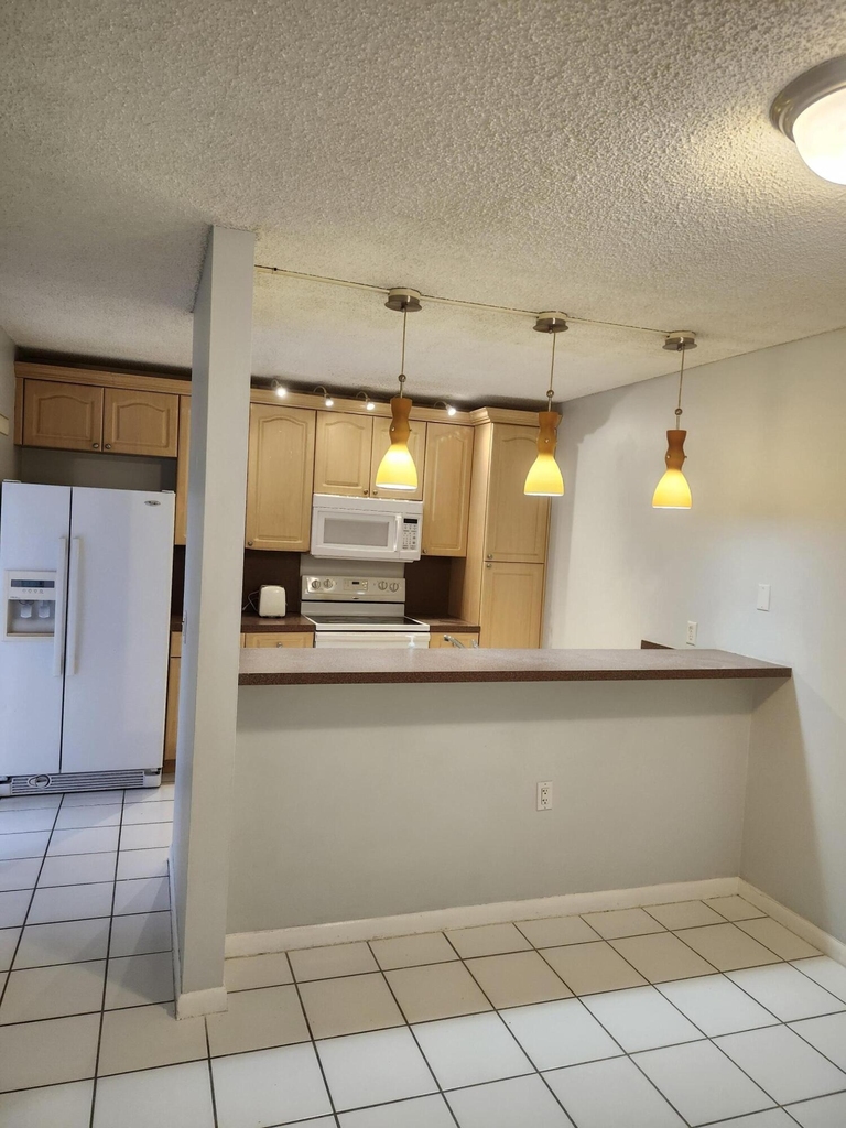 3209 32nd Way - Photo 1