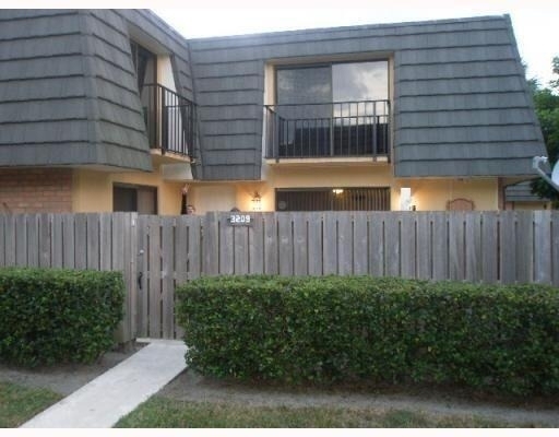 3209 32nd Way - Photo 0