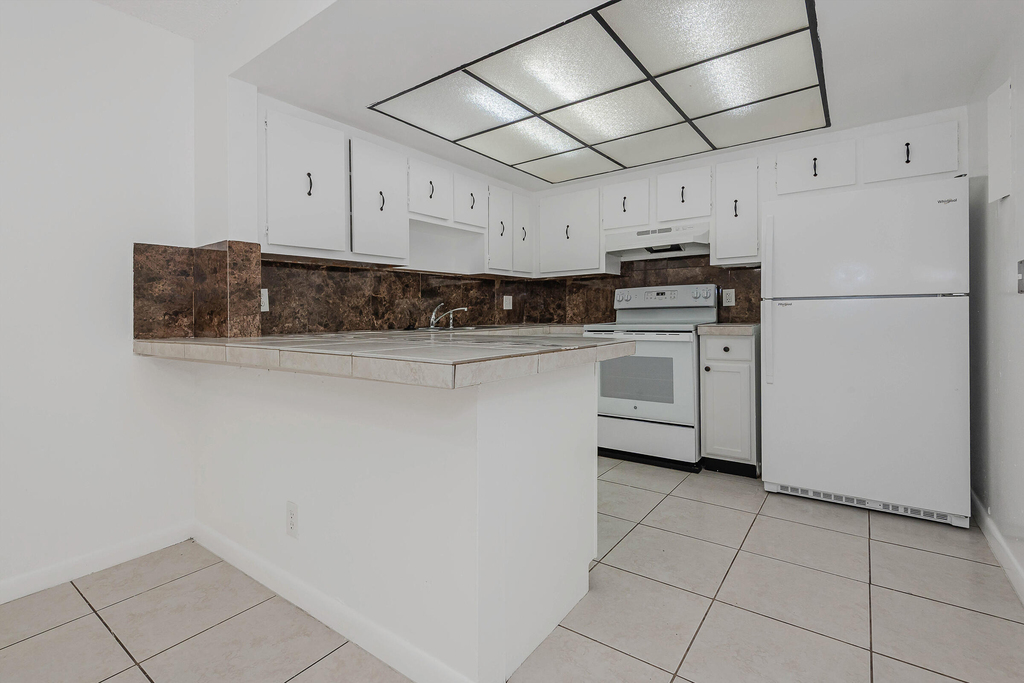 8830 W Sample Road - Photo 5