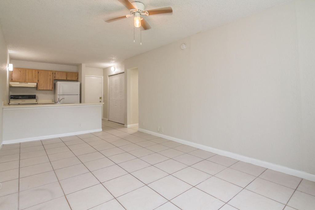 2771 Riverside Drive - Photo 3