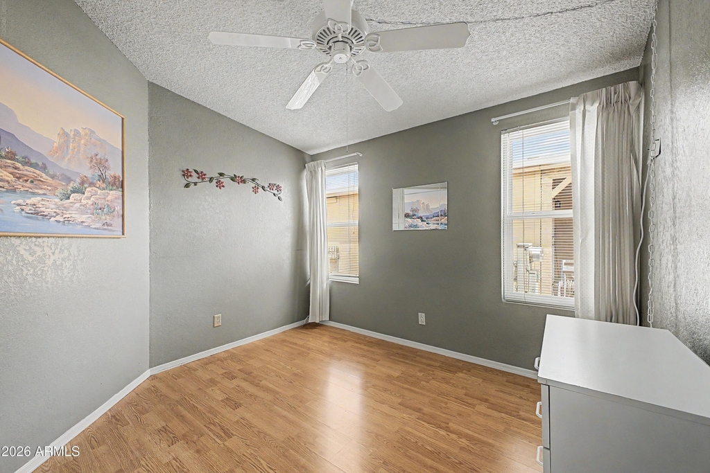 1952 E Augusta Avenue - Photo 12