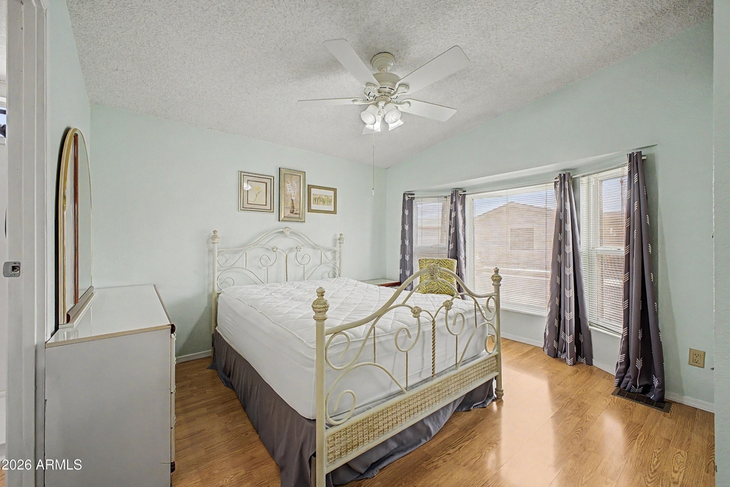 1952 E Augusta Avenue - Photo 9