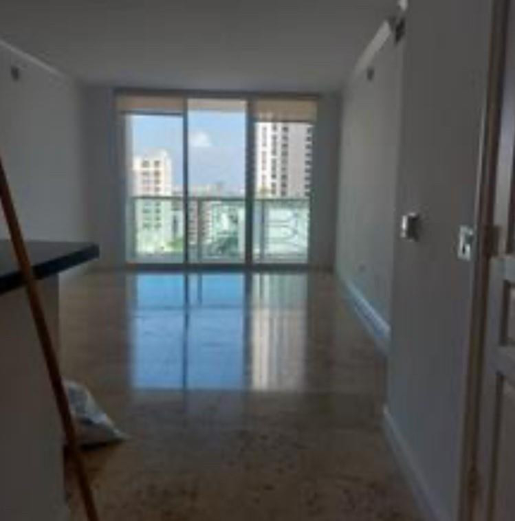 350 Se 2nd Street - Photo 1