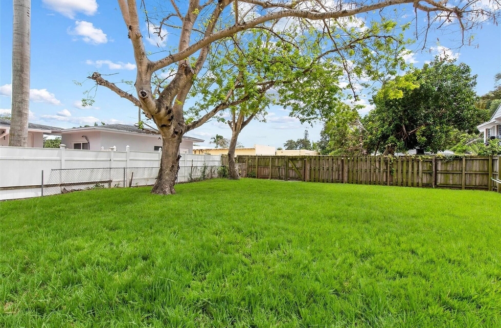 2434 Mckinley Street - Photo 11