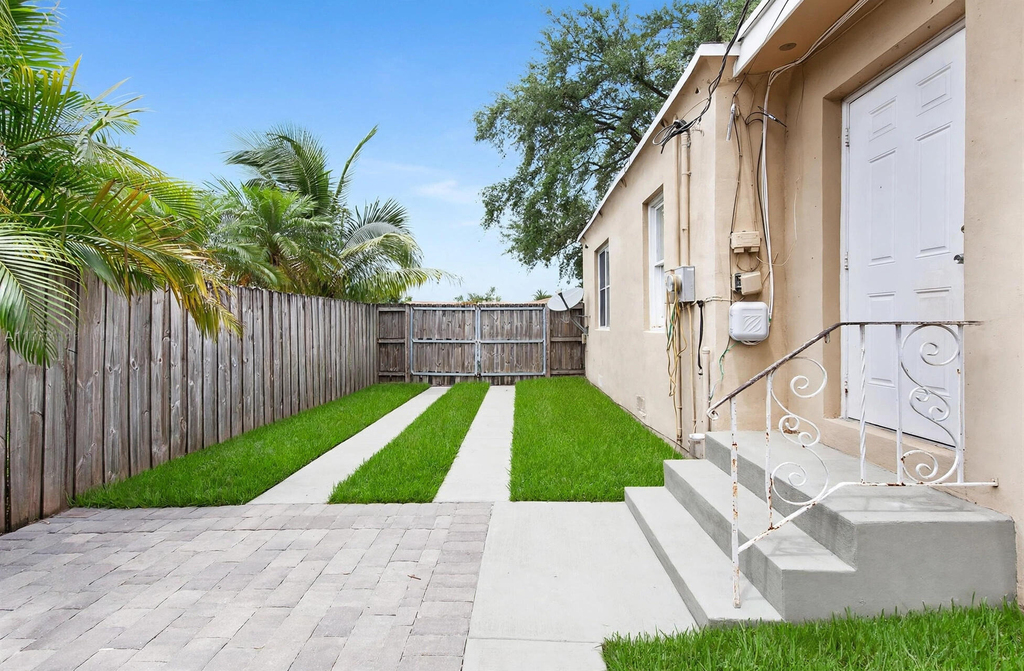 2434 Mckinley Street - Photo 10