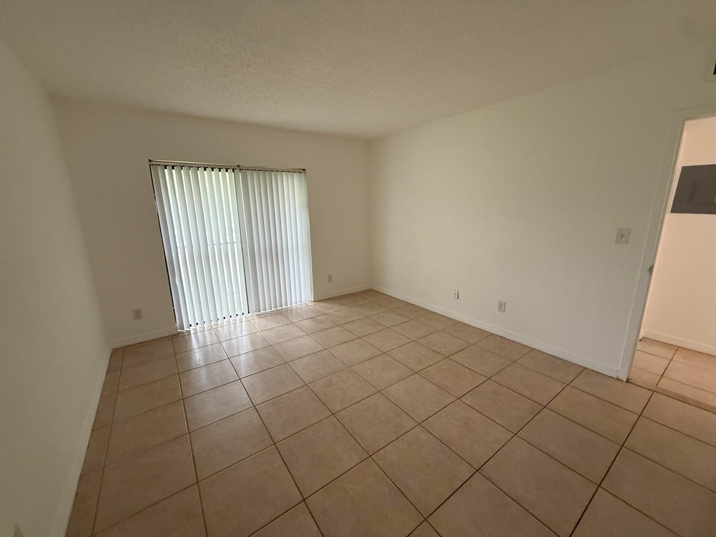5981 Washington Street - Photo 10