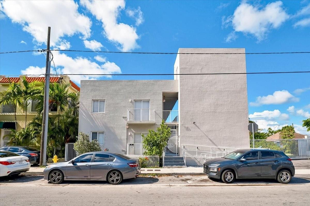 750 Sw 2nd Street - Photo 3