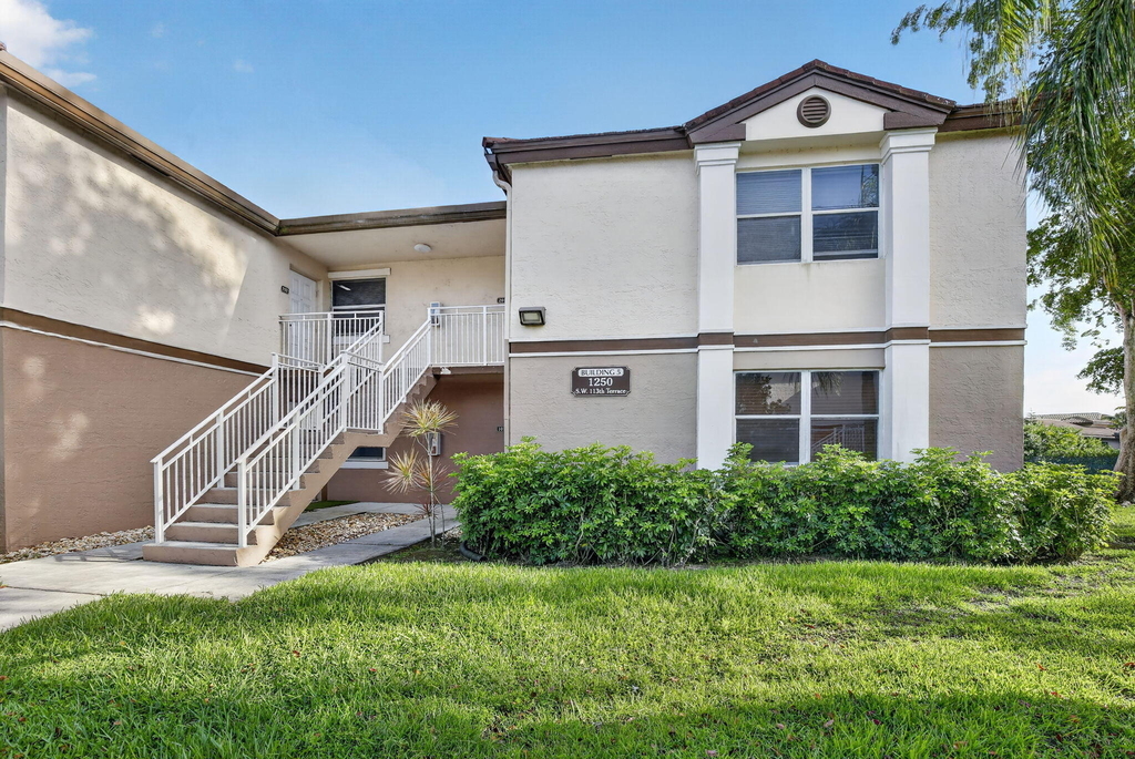 1250 Sw 113th Terrace - Photo 0